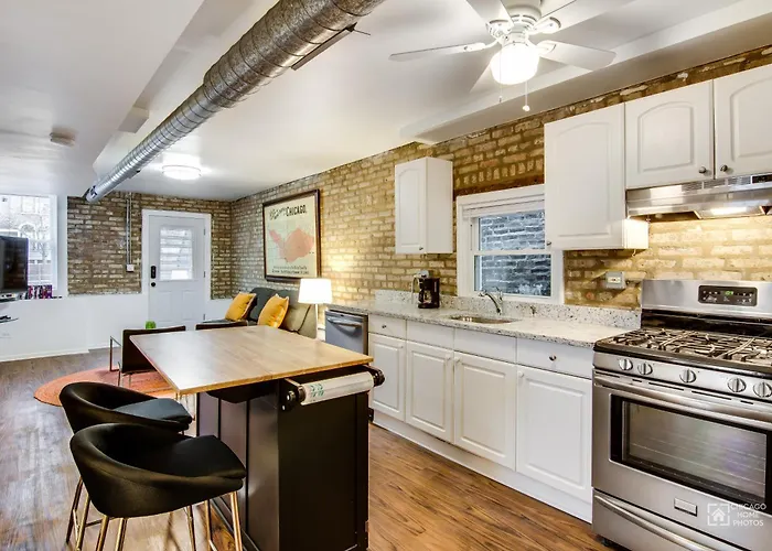 Wicker Park 6bd 4ba, Steps From Cta, Parking Incl Сasa de vacaciones *