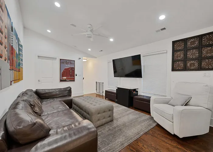 Сasa de vacaciones Wicker Park 6bd 4ba, Steps From Cta, Parking Incl Chicago