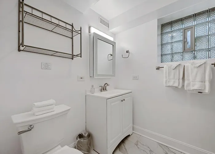 Wicker Park 6bd 4ba, Steps From Cta, Parking Incl *