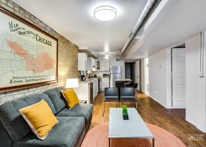 Wicker Park 6bd 4ba, Steps From Cta, Parking Incl Сasa de vacaciones