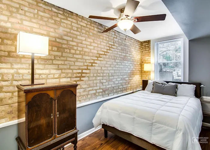 Wicker Park 6bd 4ba, Steps From Cta, Parking Incl Chicago