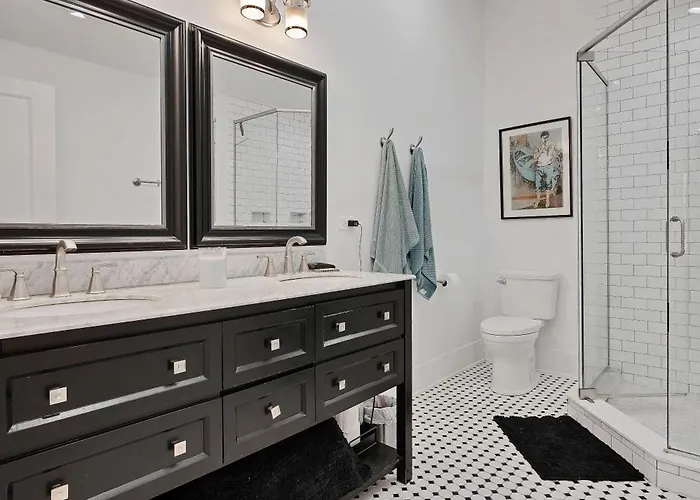 Сasa de vacaciones Wicker Park 6bd 4ba, Steps From Cta, Parking Incl