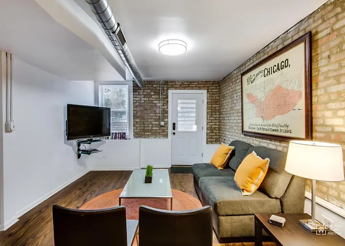 Сasa de vacaciones Wicker Park 6bd 4ba, Steps From Cta, Parking Incl Chicago
