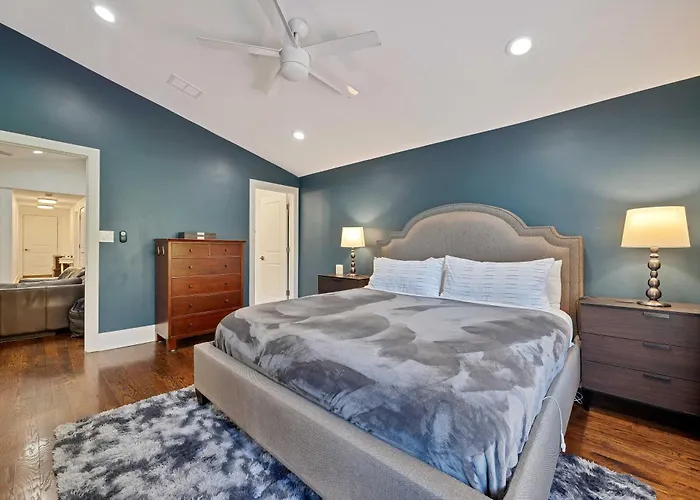Wicker Park 6bd 4ba, Steps From Cta, Parking Incl * Chicago