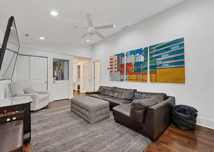 Wicker Park 6bd 4ba, Steps From Cta, Parking Incl Сasa de vacaciones