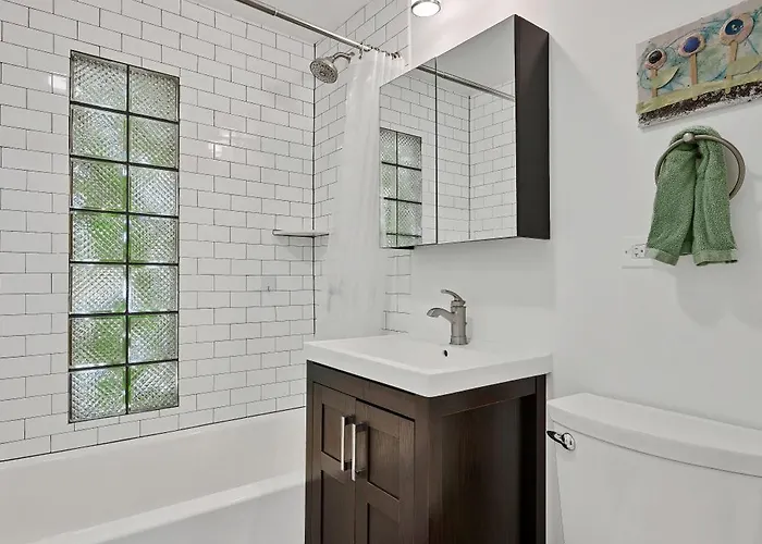 Сasa de vacaciones Wicker Park 6bd 4ba, Steps From Cta, Parking Incl *