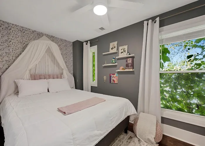 Сasa de vacaciones Wicker Park 6bd 4ba, Steps From Cta, Parking Incl Chicago