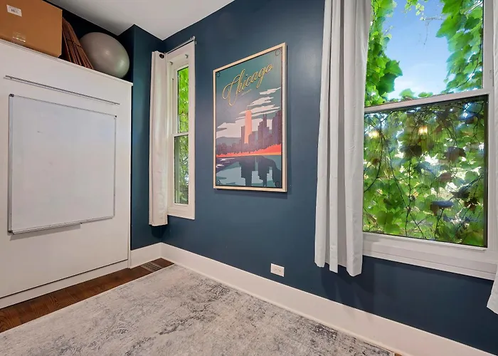 Wicker Park 6bd 4ba, Steps From Cta, Parking Incl Chicago