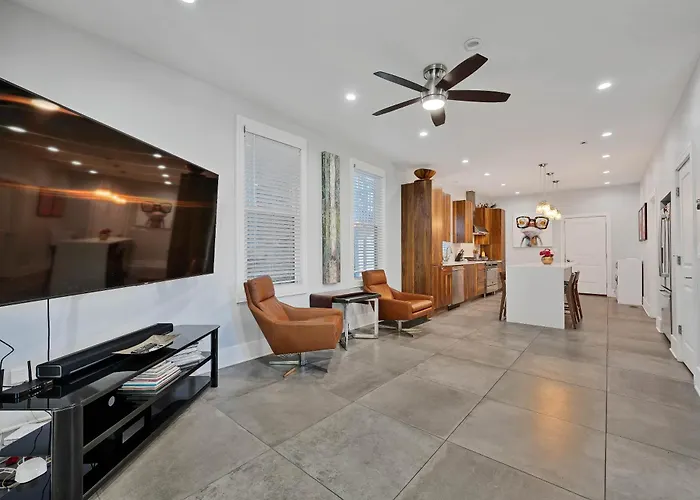 Сasa de vacaciones Wicker Park 6bd 4ba, Steps From Cta, Parking Incl Chicago