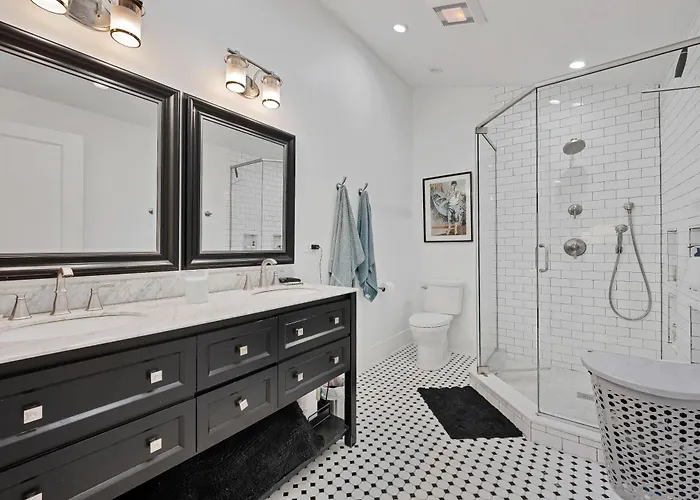 Wicker Park 6bd 4ba, Steps From Cta, Parking Incl *