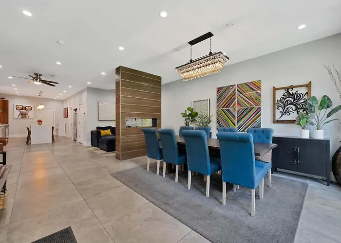 Wicker Park 6bd 4ba, Steps From Cta, Parking Incl Chicago