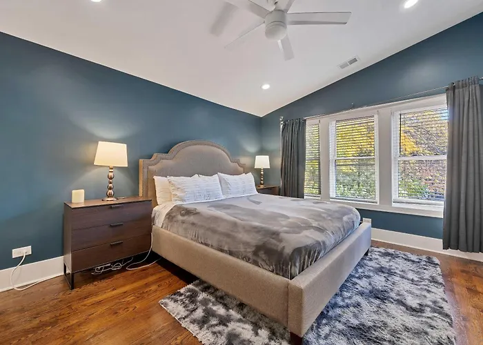 Сasa de vacaciones Wicker Park 6bd 4ba, Steps From Cta, Parking Incl