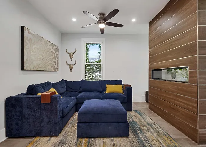 Сasa de vacaciones Wicker Park 6bd 4ba, Steps From Cta, Parking Incl Chicago